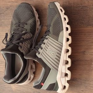 On Coud Cloud Swift grey 9.5